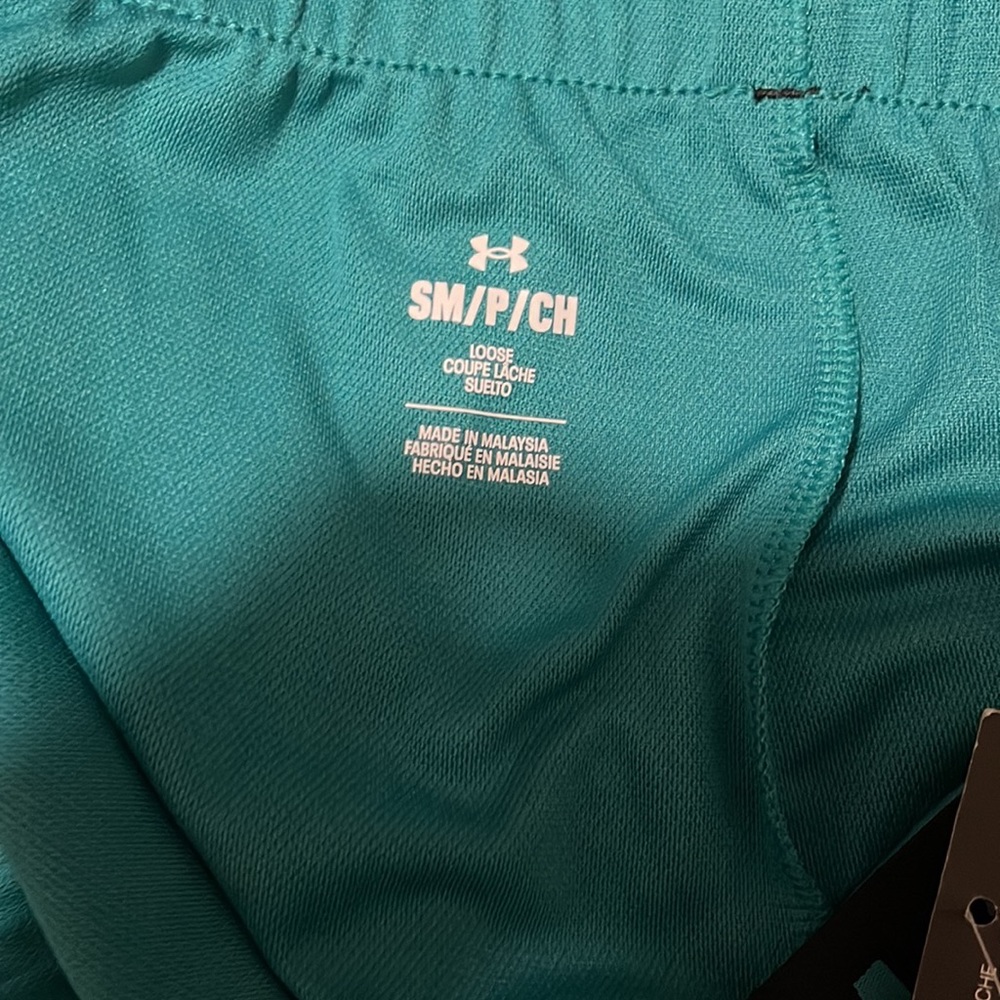 Under Armour loose running shorts - Picture 3 of 9